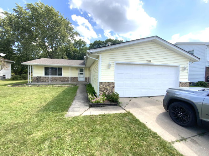 1939  Sir Richard Road Schererville, IN 46375 | MLS 809718