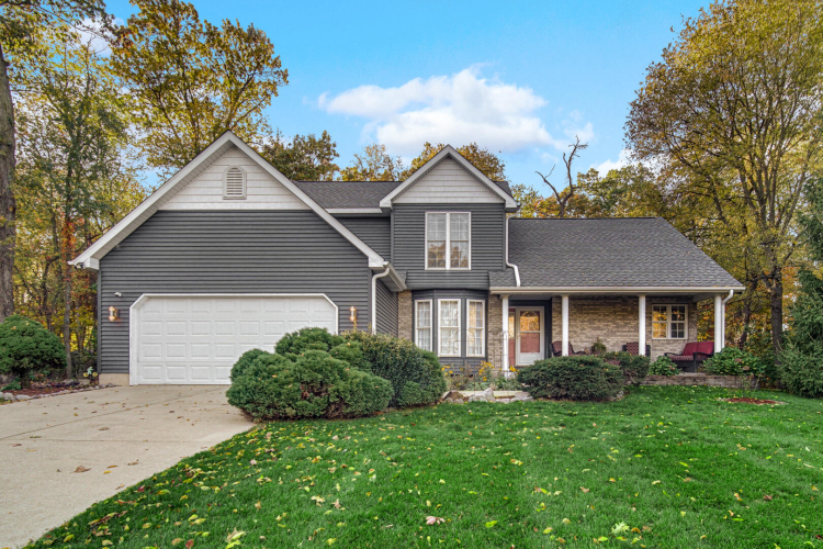 28  Oak Hollow Court Valparaiso, IN 46383 | MLS 810799