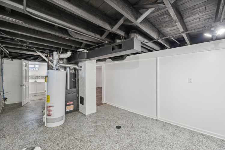 Listing Image 17