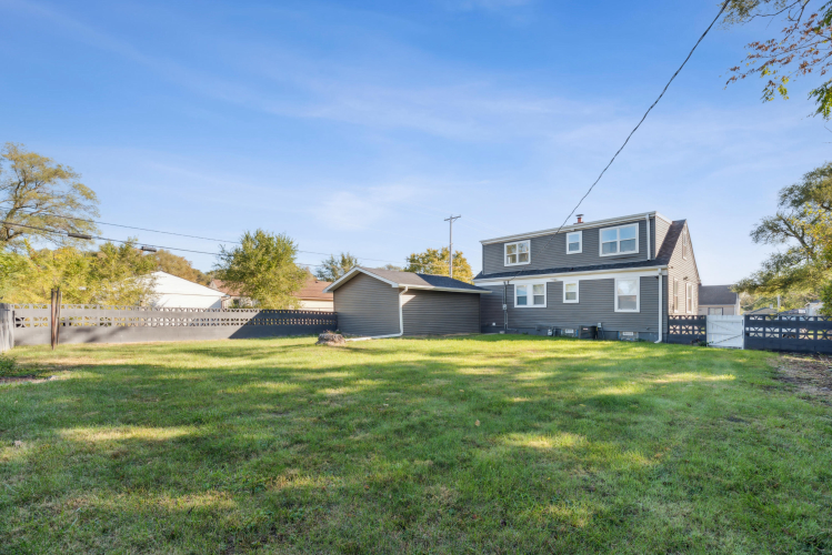 Listing Image 19