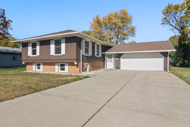 716 E Stewart Drive Rensselaer, IN 47978 | MLS 811979