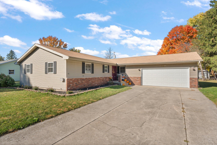 912 E Stewart Drive Rensselaer, IN 47978 | MLS 812132