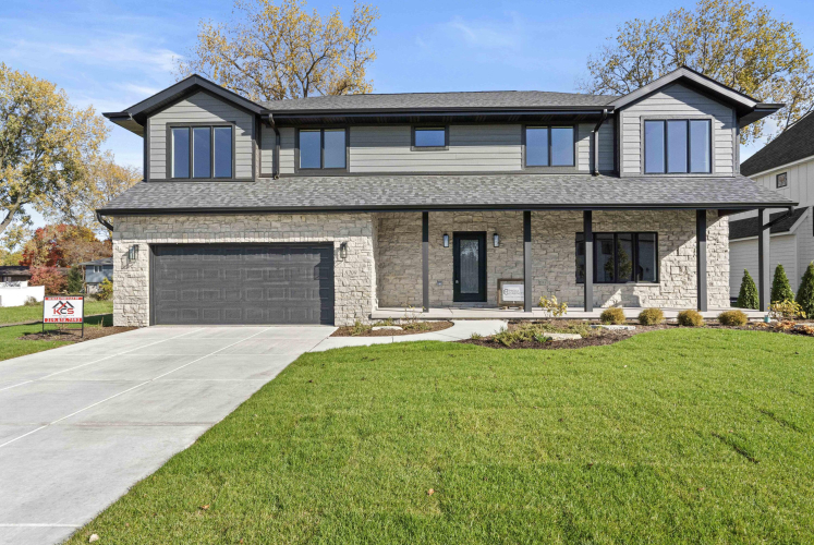 8209  Castle Drive Munster, IN 46321 | MLS 812139