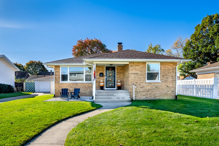 2932  Garfield Avenue Highland, IN 46322 | MLS 812298