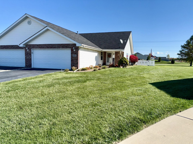 6745  Falcon Drive Schererville, IN 46375 | MLS 812337