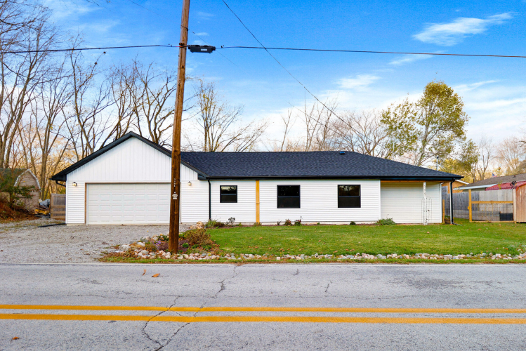 5206 W Main Street Lowell, IN 46356 | MLS 812897