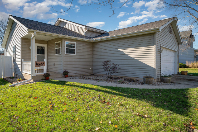 333  Galway Drive Valparaiso, IN 46385 | MLS 812910