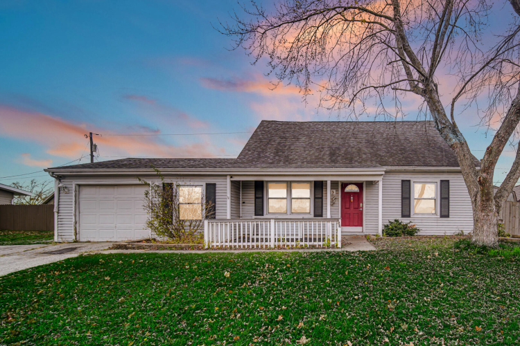 357  Salt Creek Pkwy Valparaiso, IN 46385 | MLS 813096