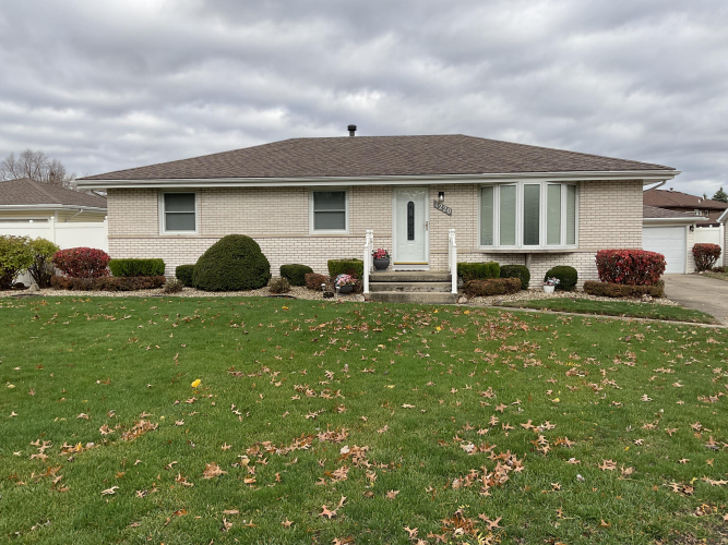 1220  Woodhollow Court Schererville, IN 46375 | MLS 813218