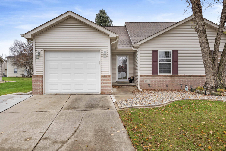 1109  Pine Creek Road Valparaiso, IN 46383 | MLS 813293