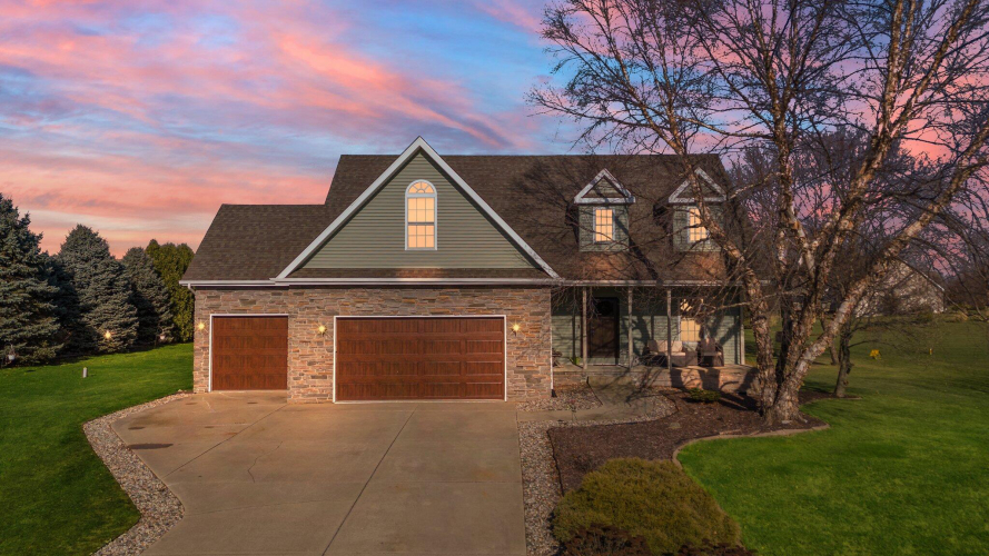 221  Stone Creek Lane Valparaiso, IN 46383 | MLS 813864