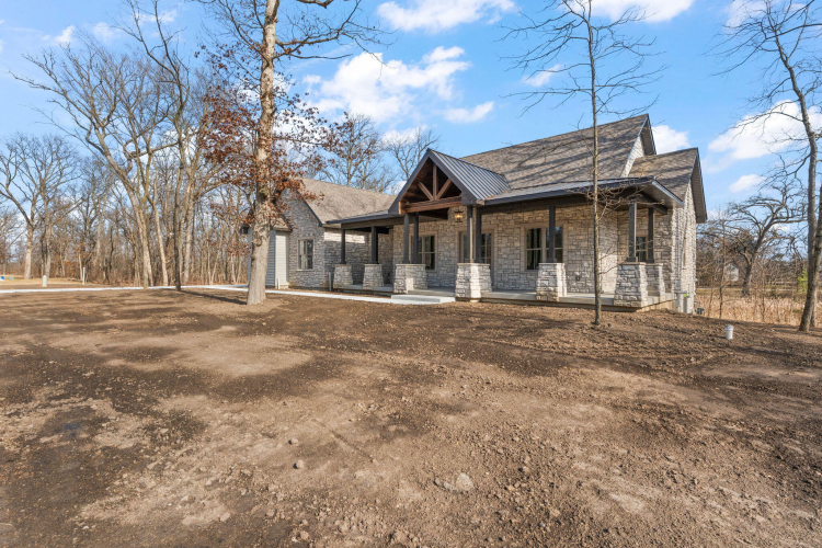 Listing Image 5