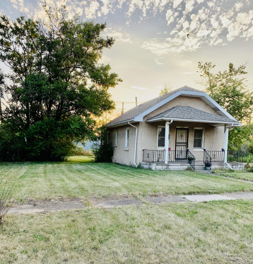 Listing Image 4