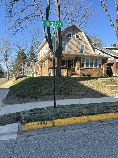 Listing Image 3