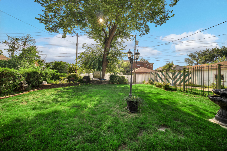 Listing Image 23