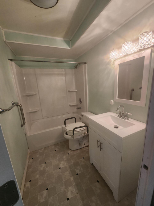 Listing Image 12