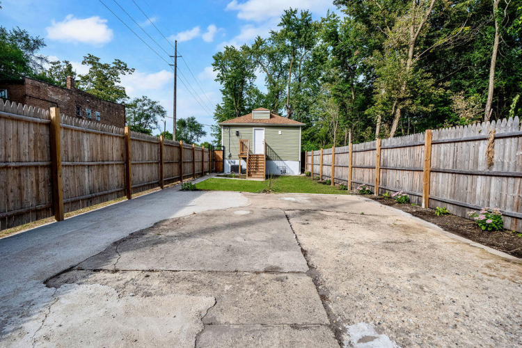 Listing Image 20
