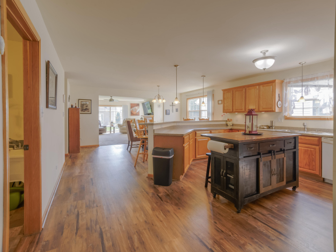Listing Image 16
