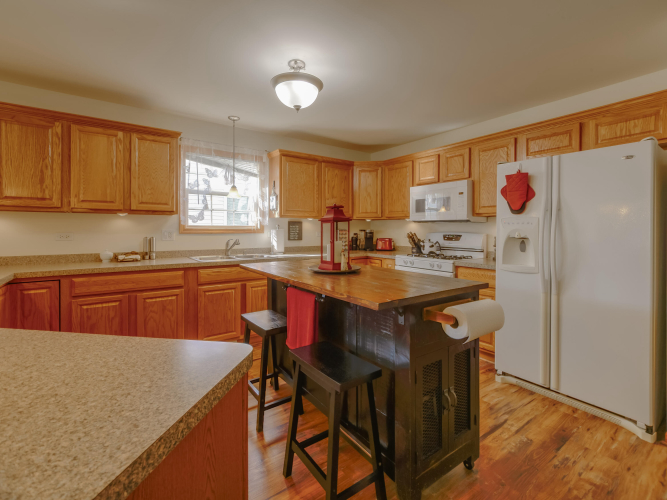 Listing Image 8