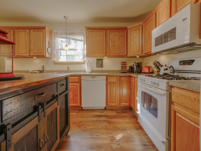 Listing Image 9