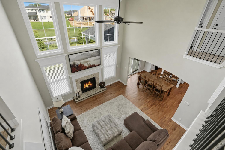 Listing Image 11