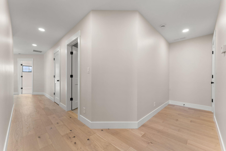 Listing Image 50