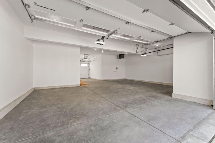 Listing Image 52