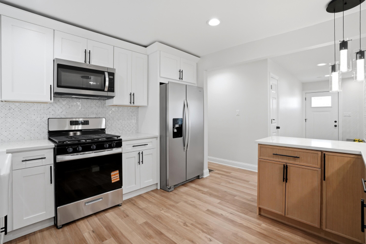 Listing Image 6
