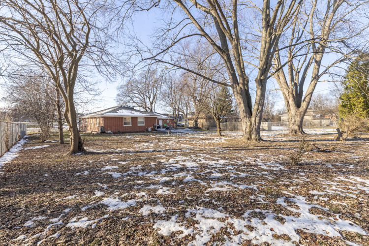 Listing Image 5
