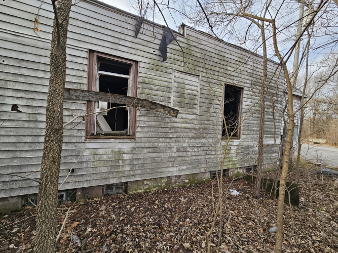 Listing Image 3