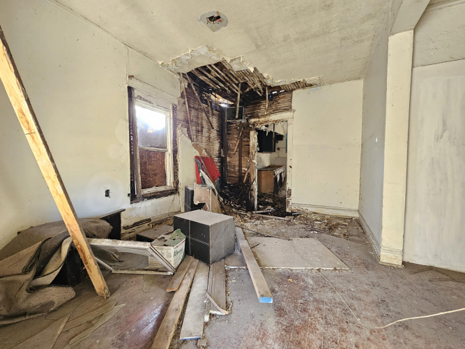 Listing Image 6