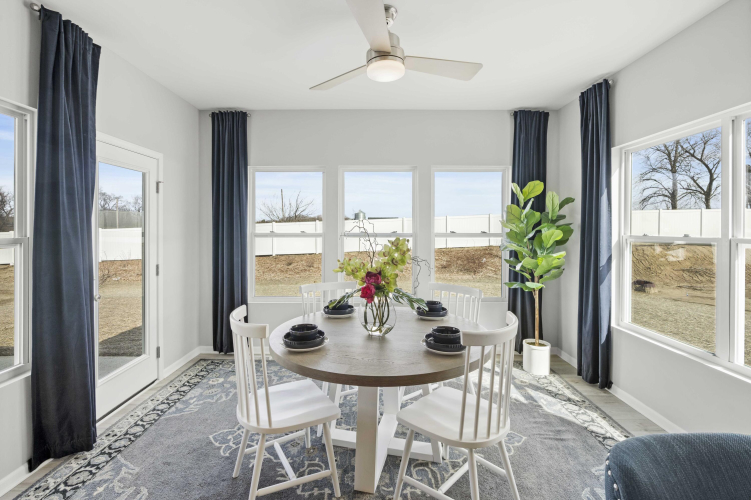 Listing Image 12