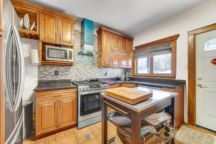 Listing Image 5
