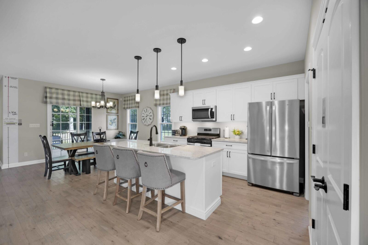 Listing Image 12