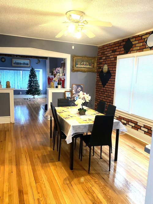 Listing Image 11