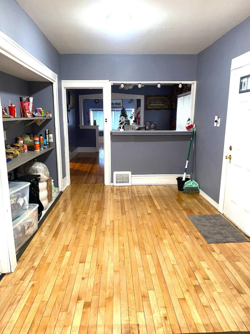 Listing Image 18