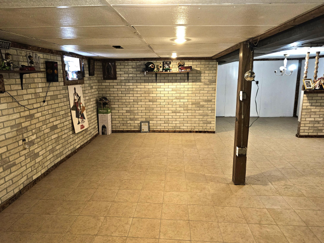 Listing Image 24