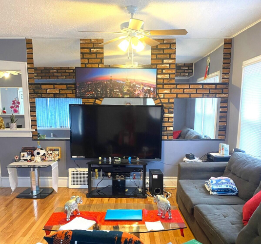 Listing Image 7
