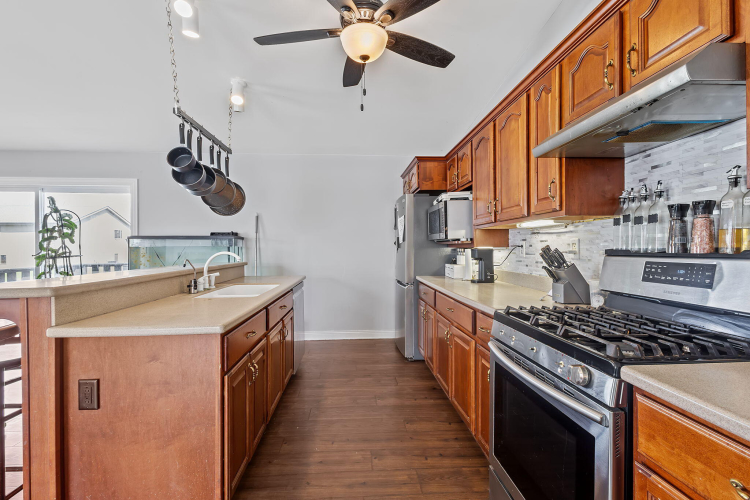 Listing Image 11