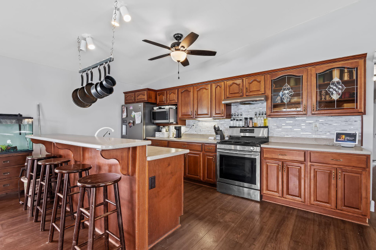 Listing Image 8