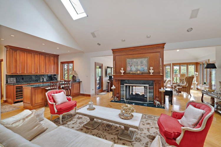 Listing Image 11