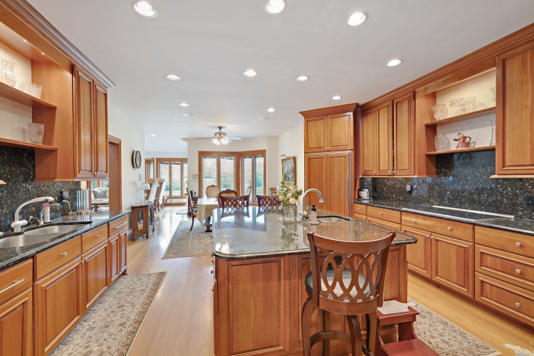 Listing Image 21
