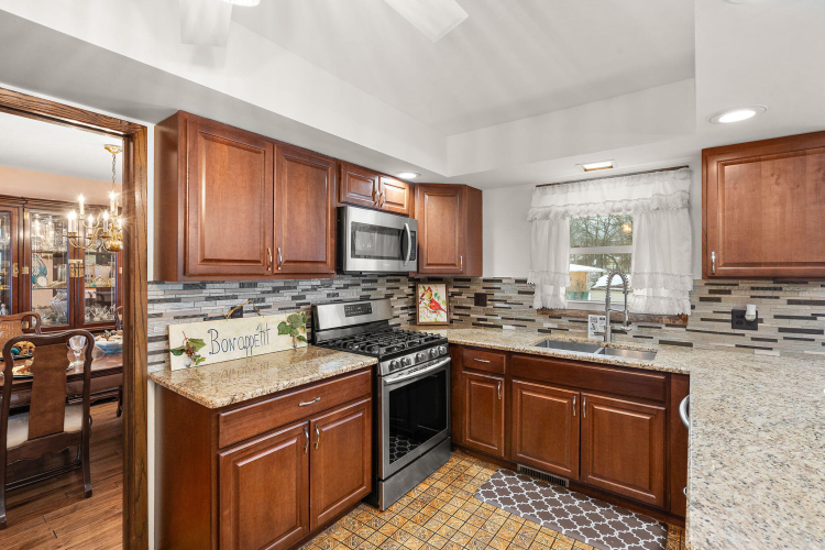 Listing Image 7