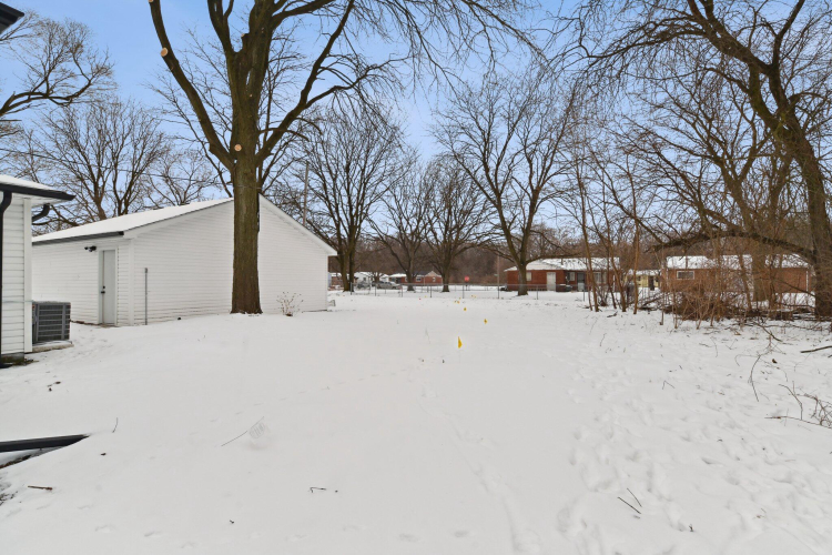Listing Image 17