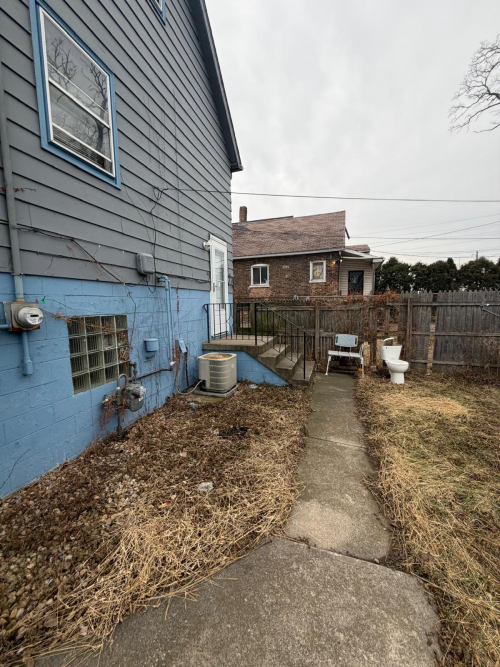 Listing Image 23