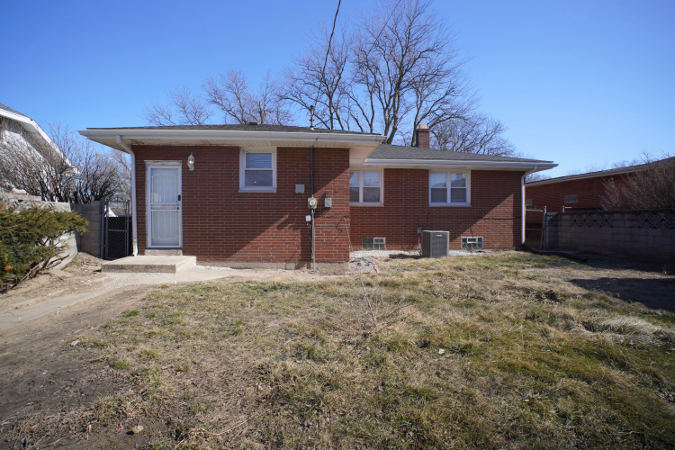 Listing Image 8