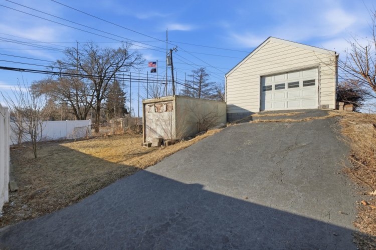 Listing Image 35