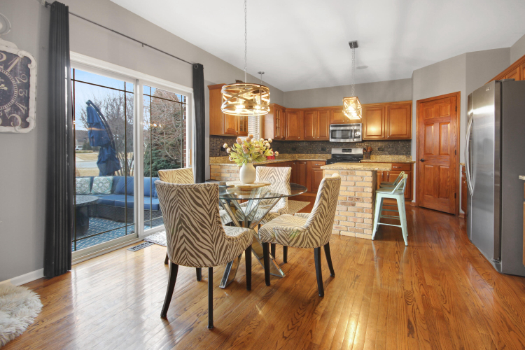 Listing Image 12