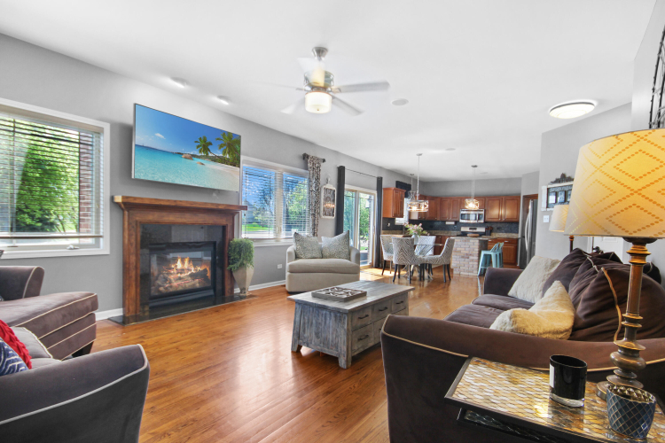 Listing Image 9