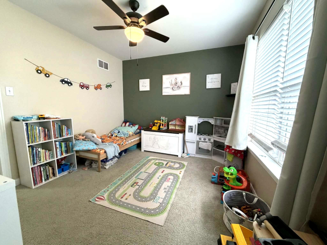 Listing Image 9